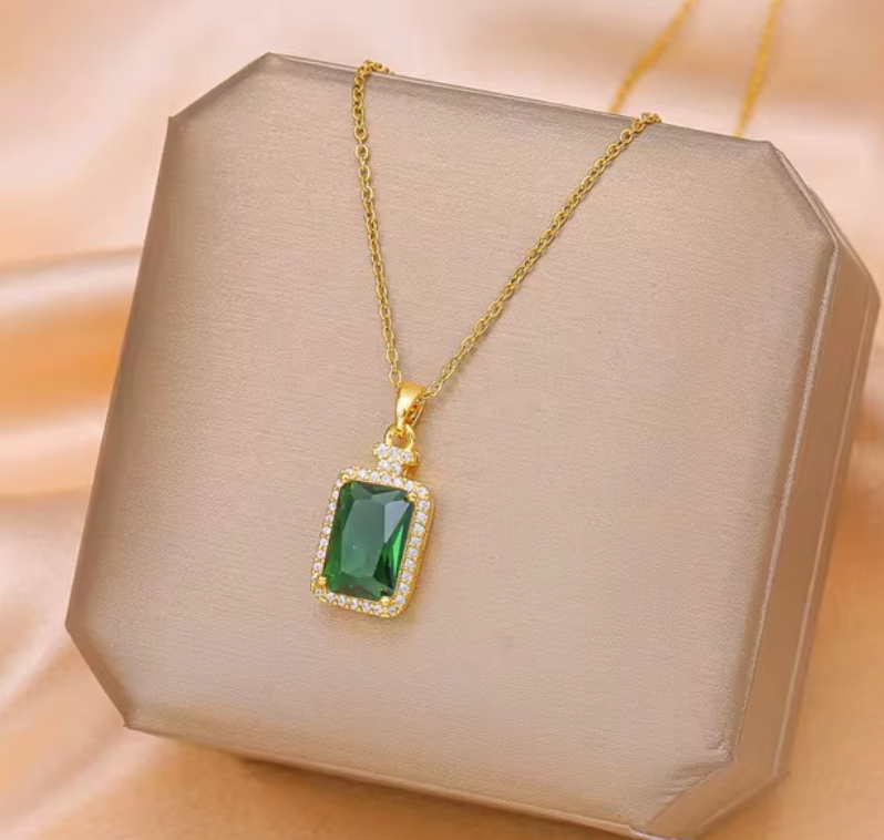 Dije Esmeralda Cristal De Moda
